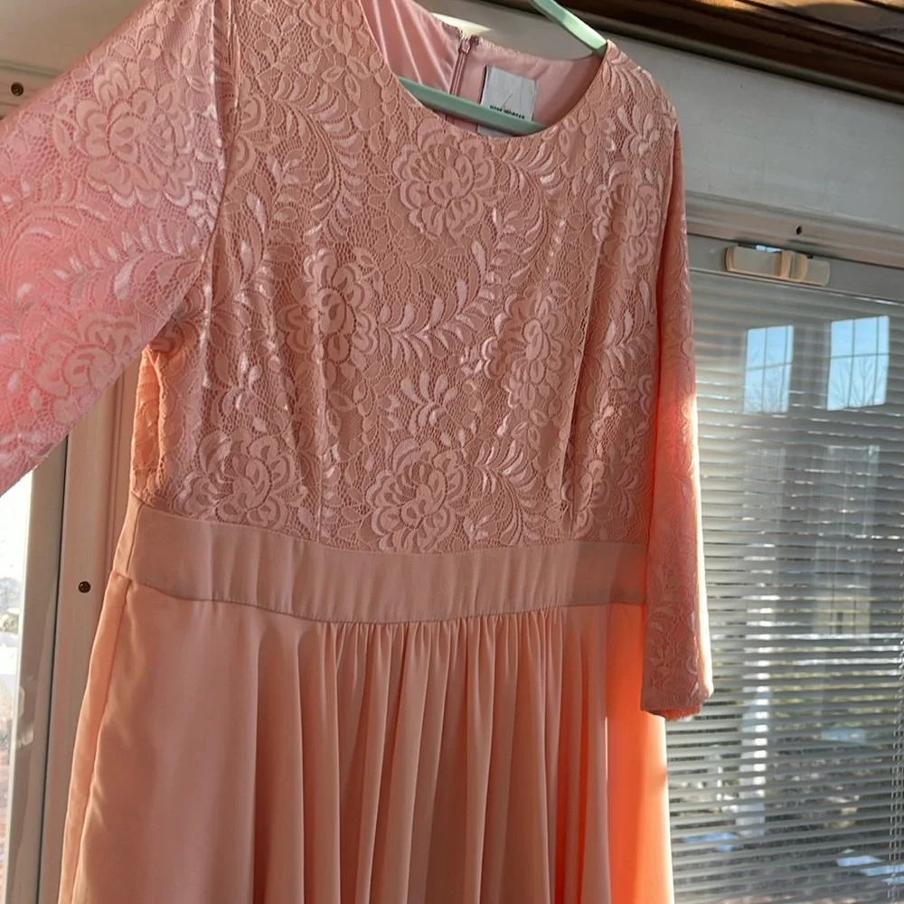 Blush ruffled lace dress - Picture 2 of 5